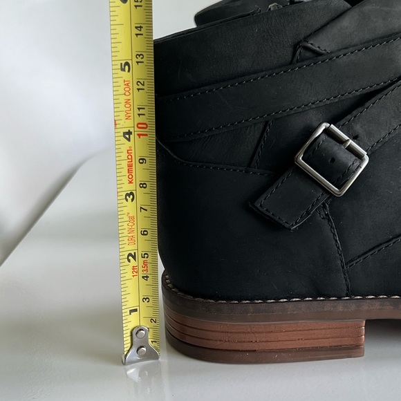 Clarks Women's Camzin Dime Black Leather Ankle Boot Size 9M Buckle Booties - Picture 14 of 16